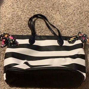 Black and white tote bag